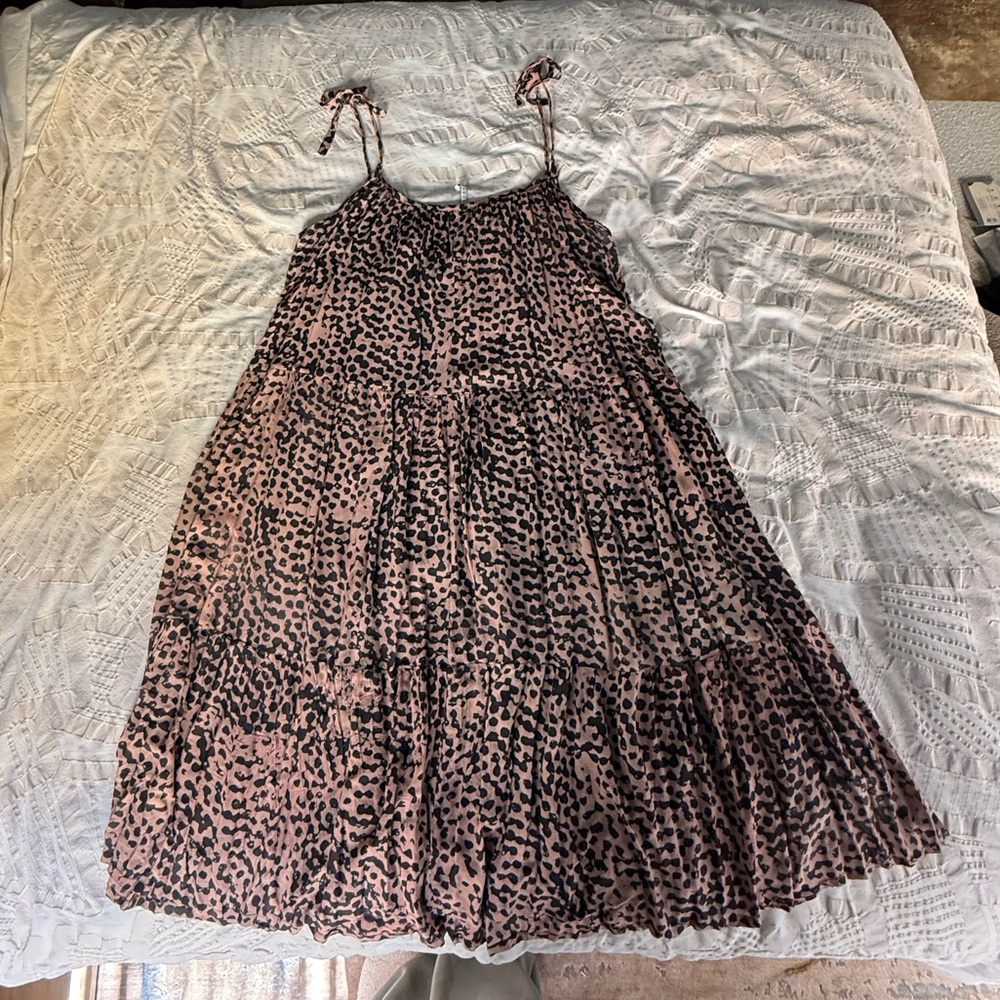 Esca Leopard Print Midi Dress - Picture 11 of 15